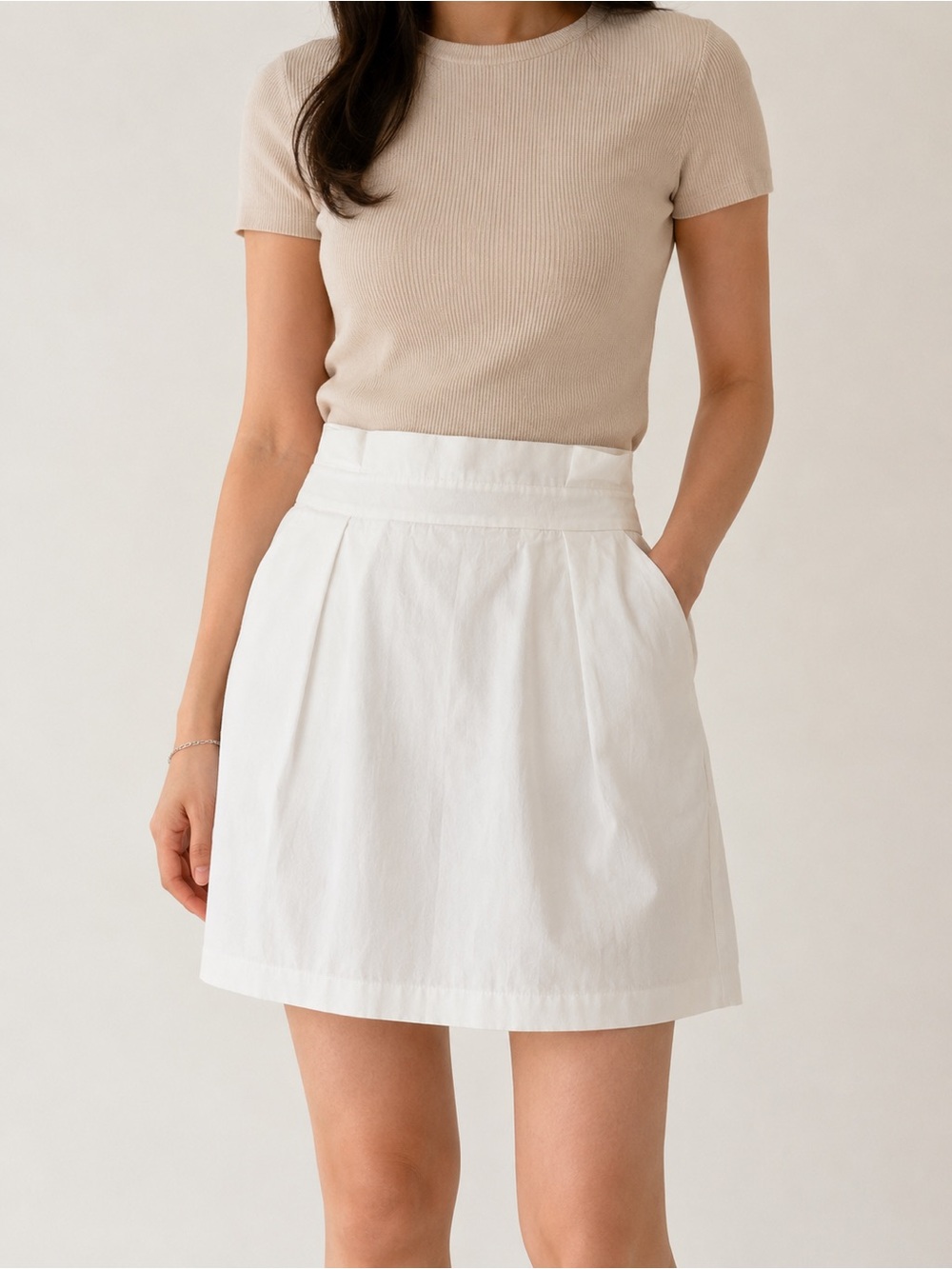 Kate Spade White High-Waisted Skirt
Size 2